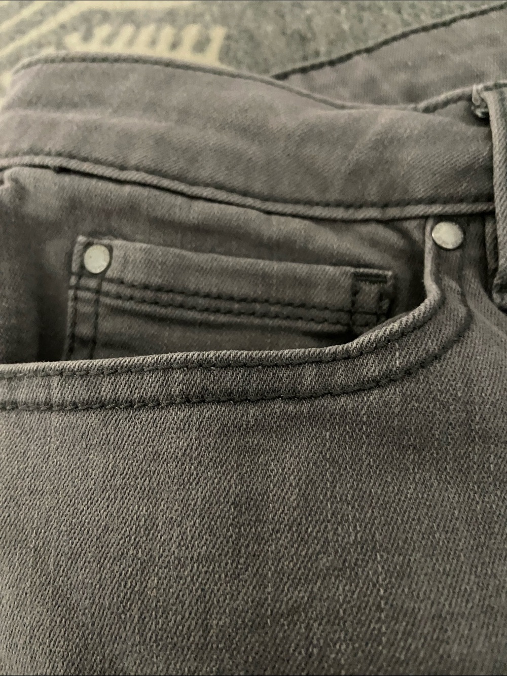 Jones of New York 5-pocket light grey jean. Size 10 petite. - Picture 7 of 7